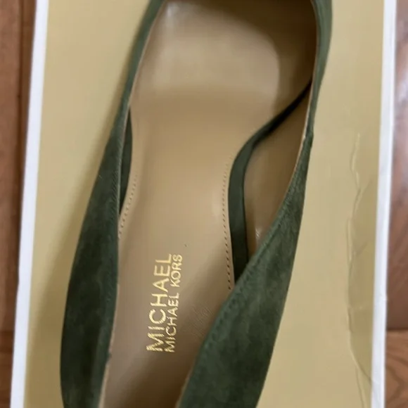 Michael kors Women's Alina Flex Pumps shoes - Picture 7 of 8